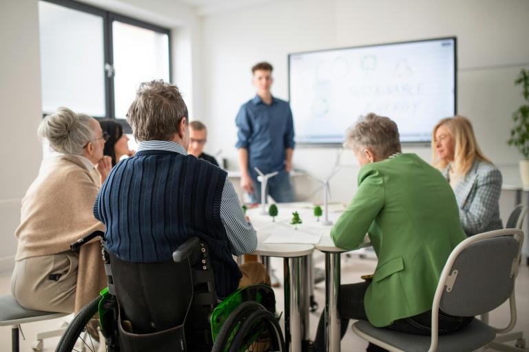 Mensen die vergaderen